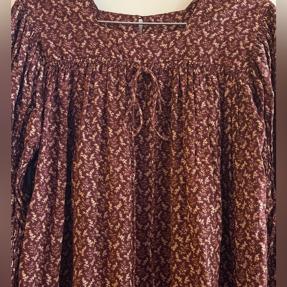 Doen Buttercup Mini Dress in Wine Winter Ditsy Floral Print - Picture 5 of 13